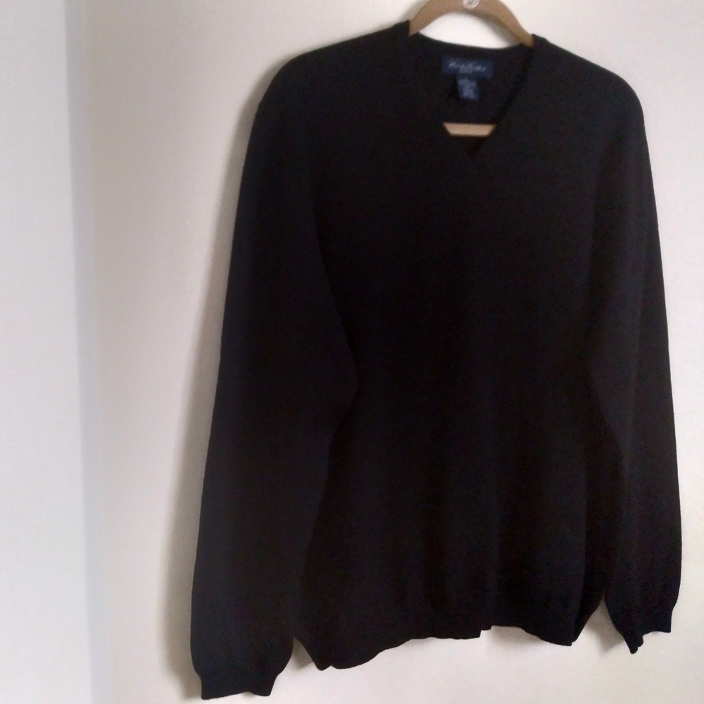 Brooks Brothers Black VNeck Sweater Merino Wool Men's XL Quiet Luxury Minimalist